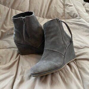 Toms Grey Suede Wedge Ankle Booties SZ. 8.5